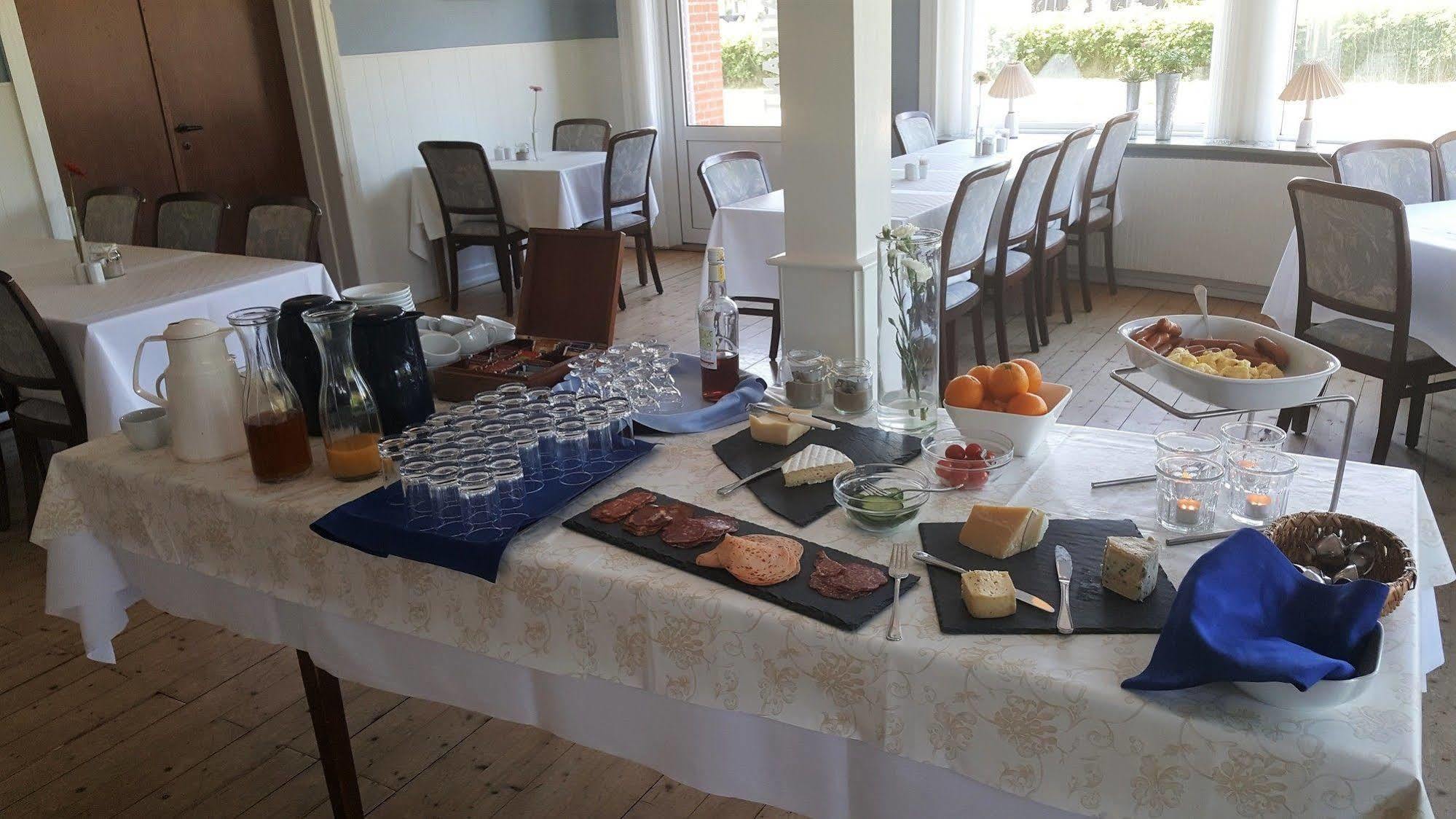 Hotel Strandlyst Badehotel Hirtshals Bagian luar foto